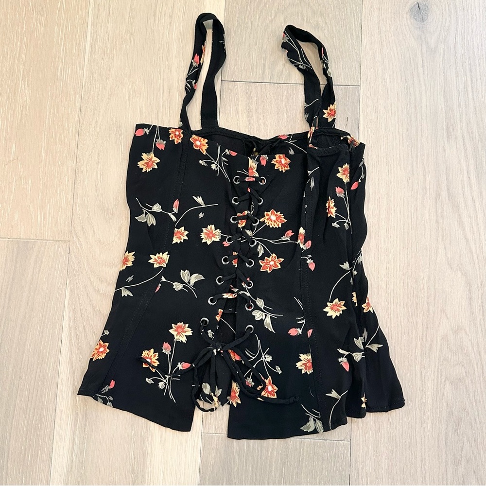 PLANET BLUE Lace Up Flower Tank Top - XS